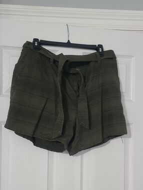 Liz Claiborne Olive Green High-Waist Belted Shorts